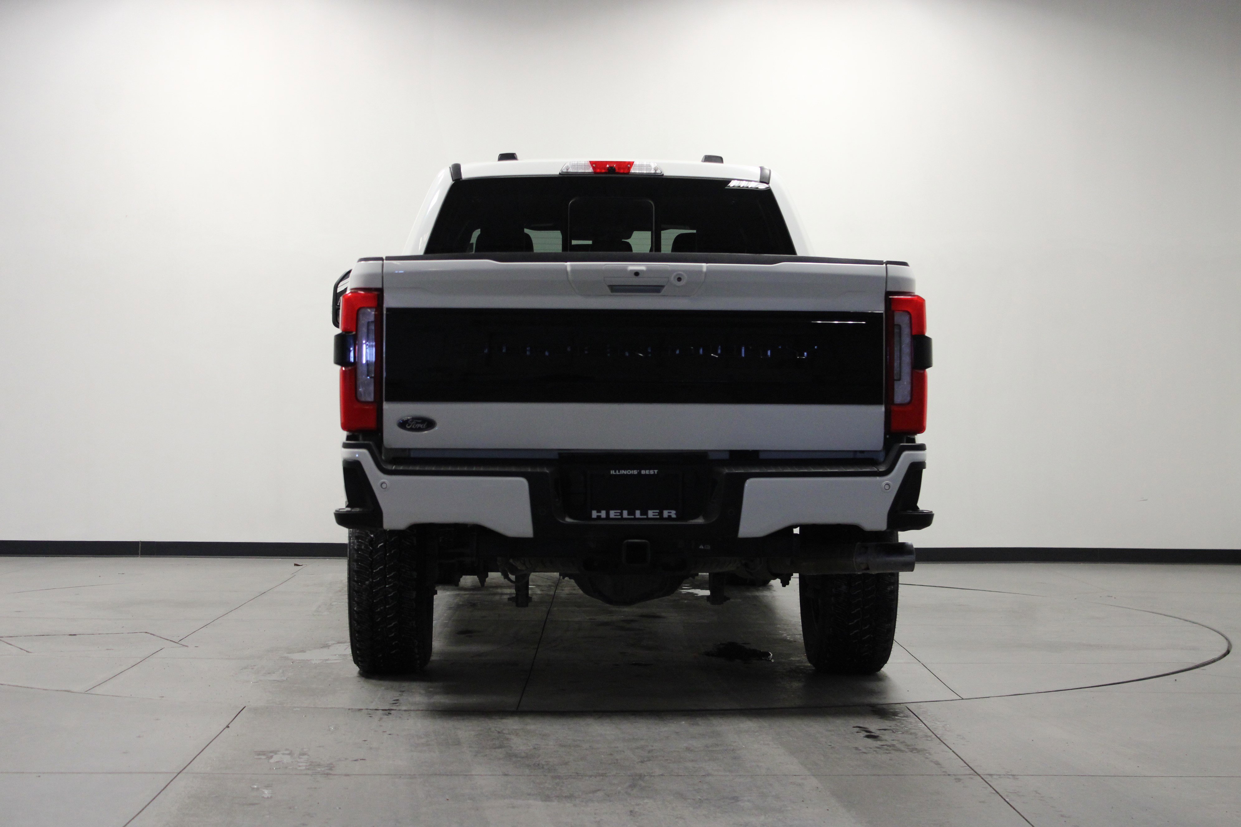 Used 2025 Ford F250 Platinum image 5