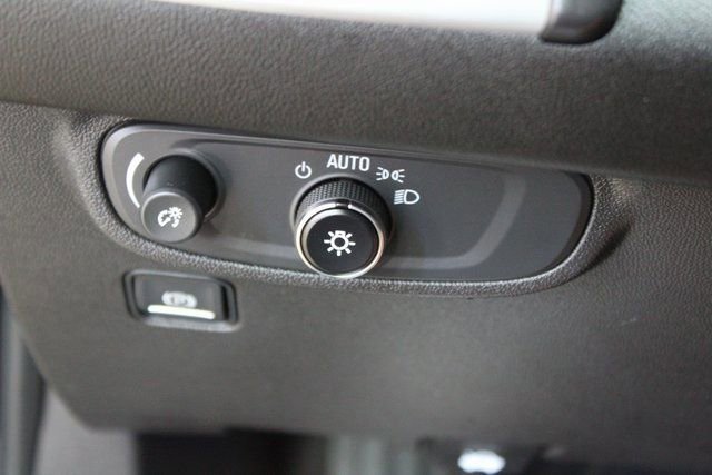 Used 2021 GMC Terrain SLE image 14