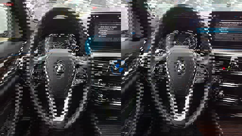 Used 2022 BMW 530e 530e w/ Premium Package image 12