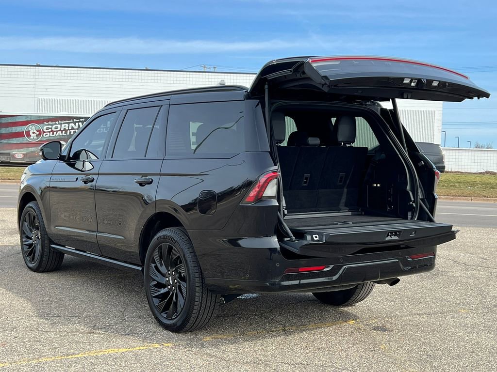 Used 2025 Lincoln Navigator Reserve w/ Jet Appearance Package image 44