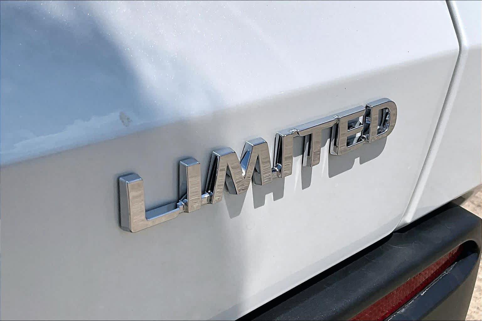 New 2026 Toyota bZ FWD image 8