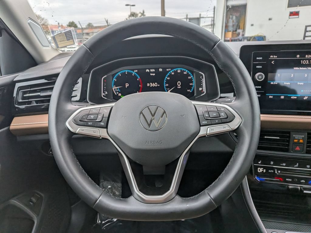 Used 2025 Volkswagen Jetta SEL FWD image 20