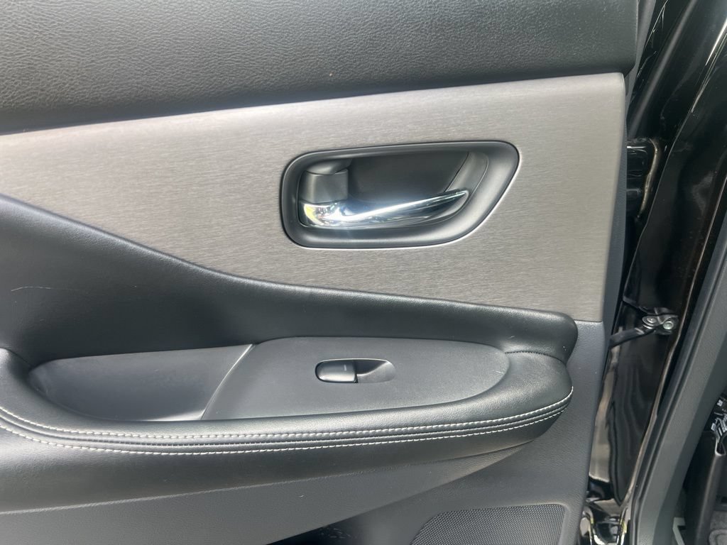 Used 2024 Nissan Murano SV w/ SV Midnight Edition Package image 27