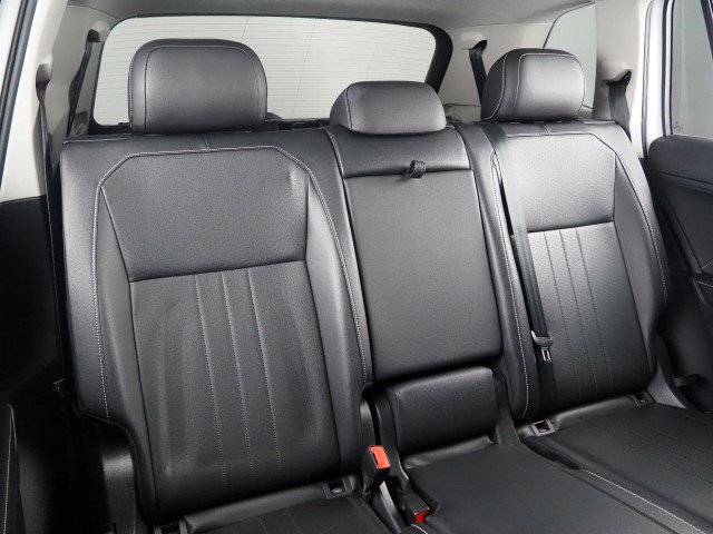 Used 2022 Volkswagen Tiguan SE FWD image 14