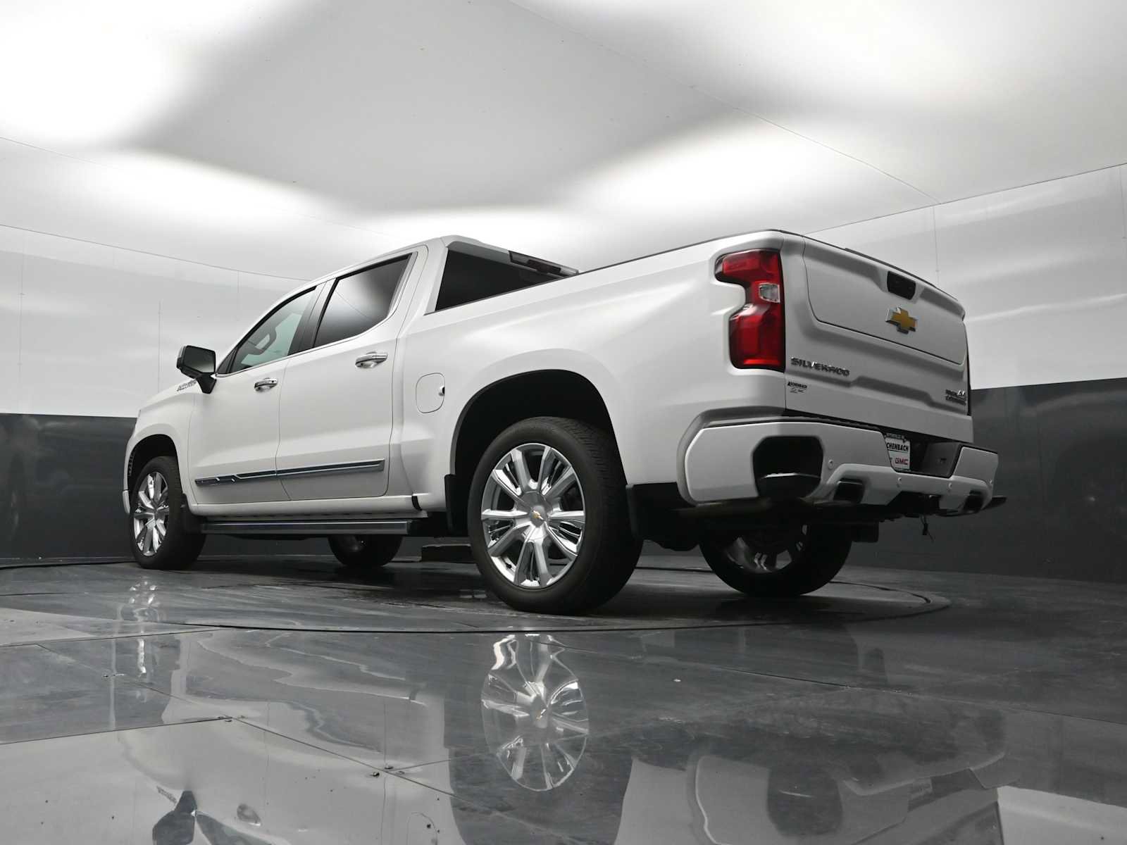 Used 2024 Chevrolet Silverado 1500 High Country image 23