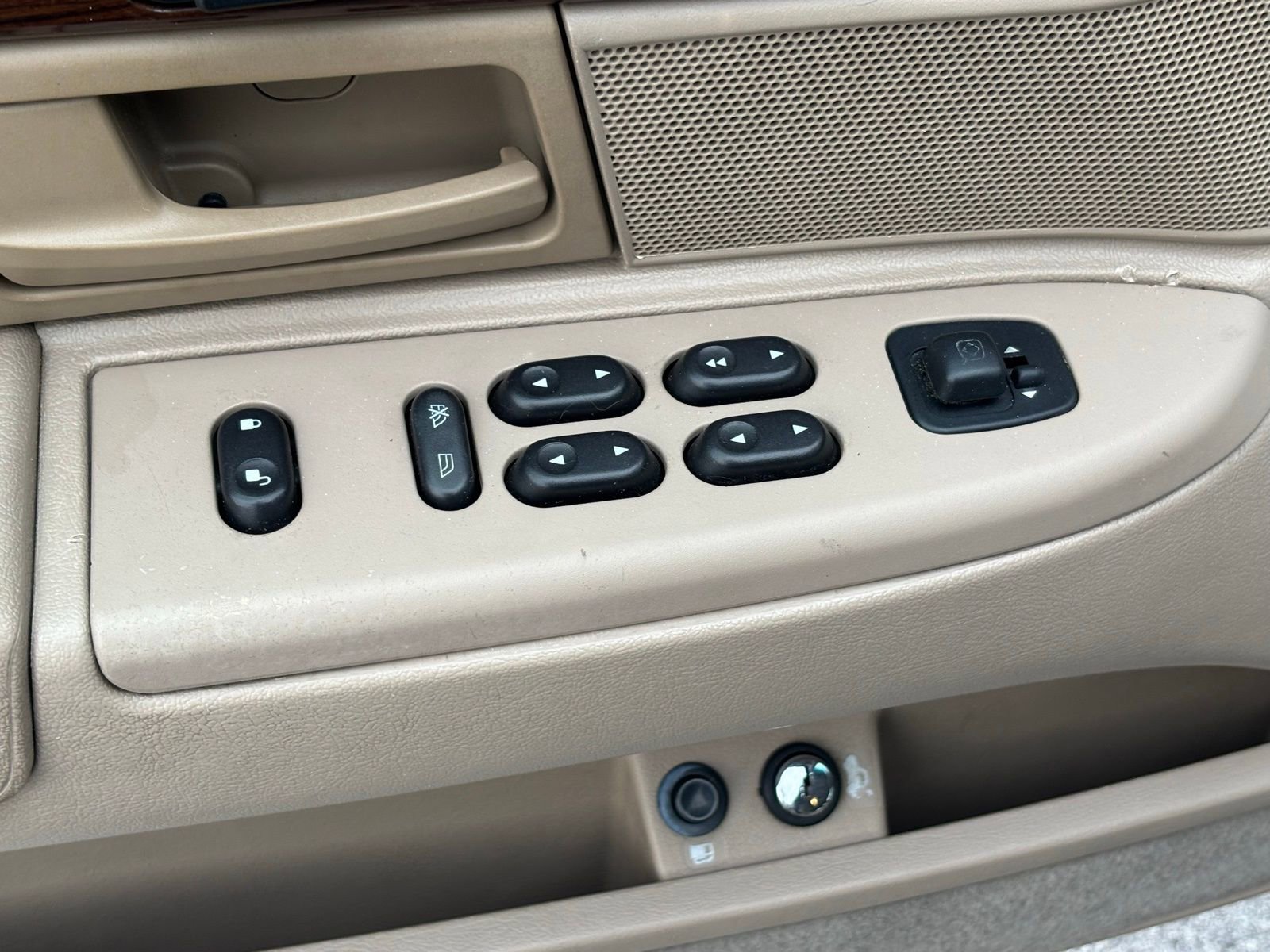 Used 2003 Mercury Grand Marquis GS image 12