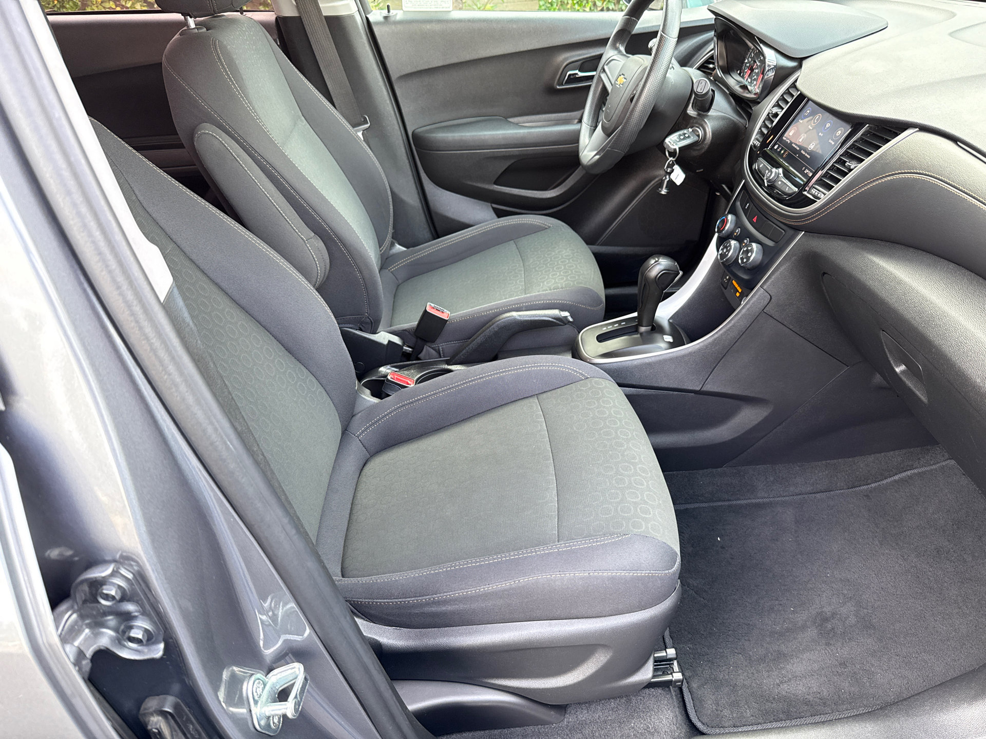 Used 2020 Chevrolet Trax LS FWD image 12