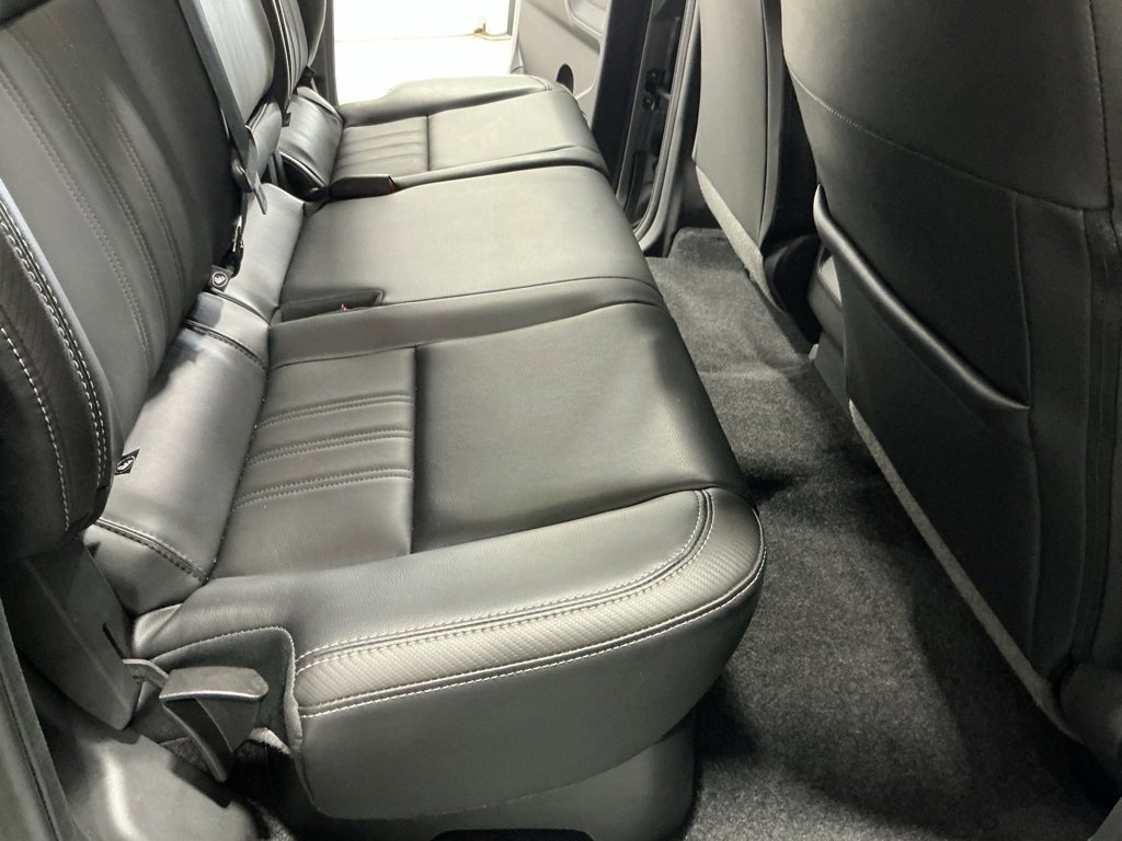 Used 2024 Nissan Frontier SL image 25