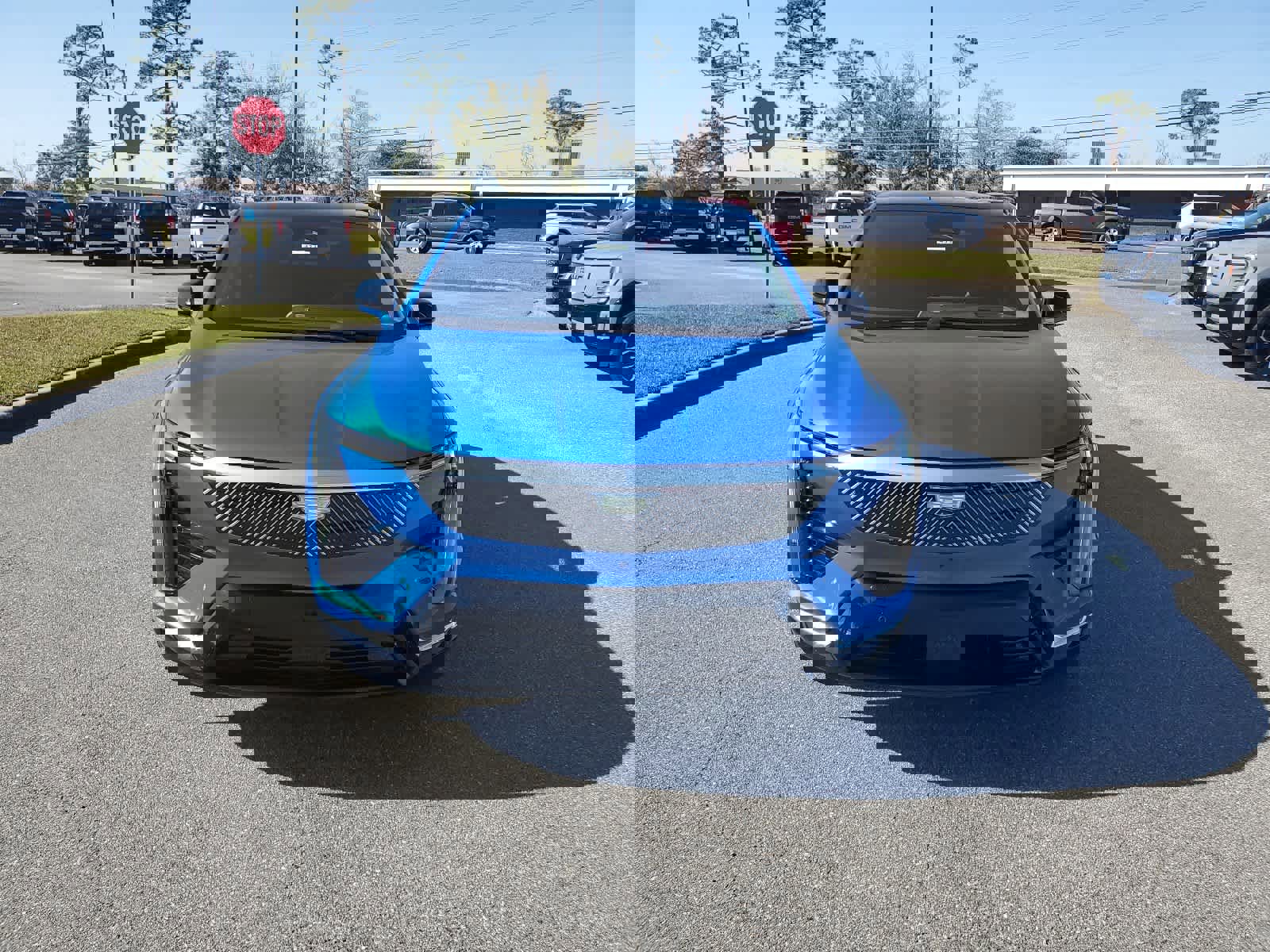 New 2025 Cadillac Optiq Luxury 2 image 8