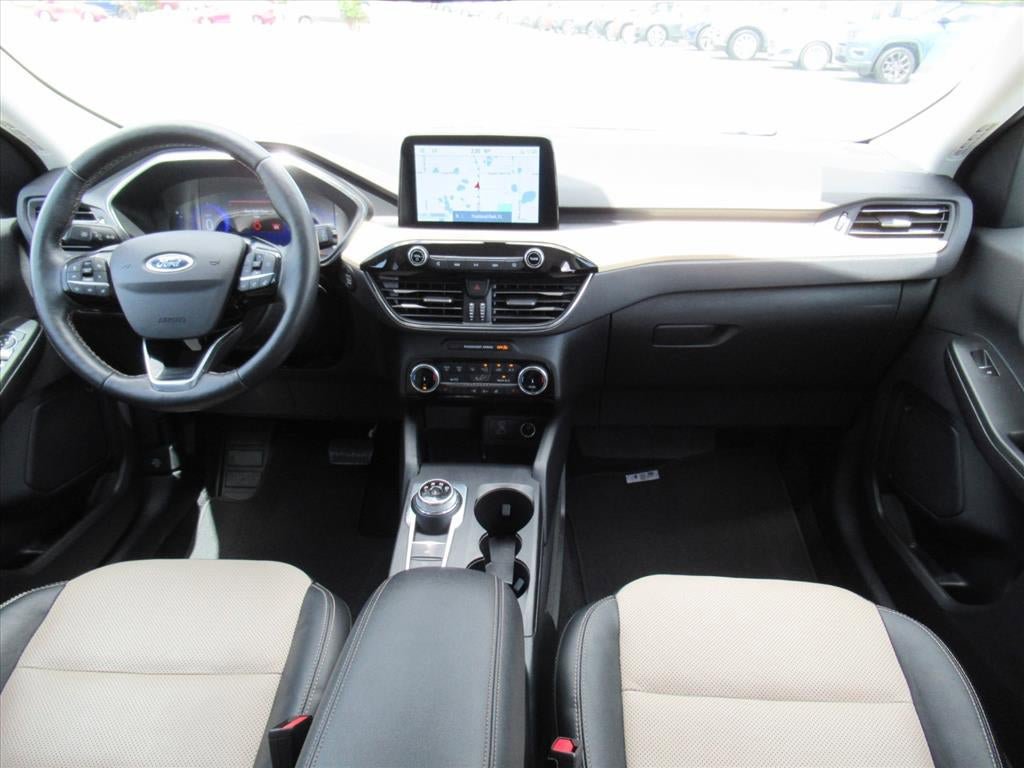 Used 2022 Ford Escape Titanium w/ Titanium Elite Package AWD/4WD image 12