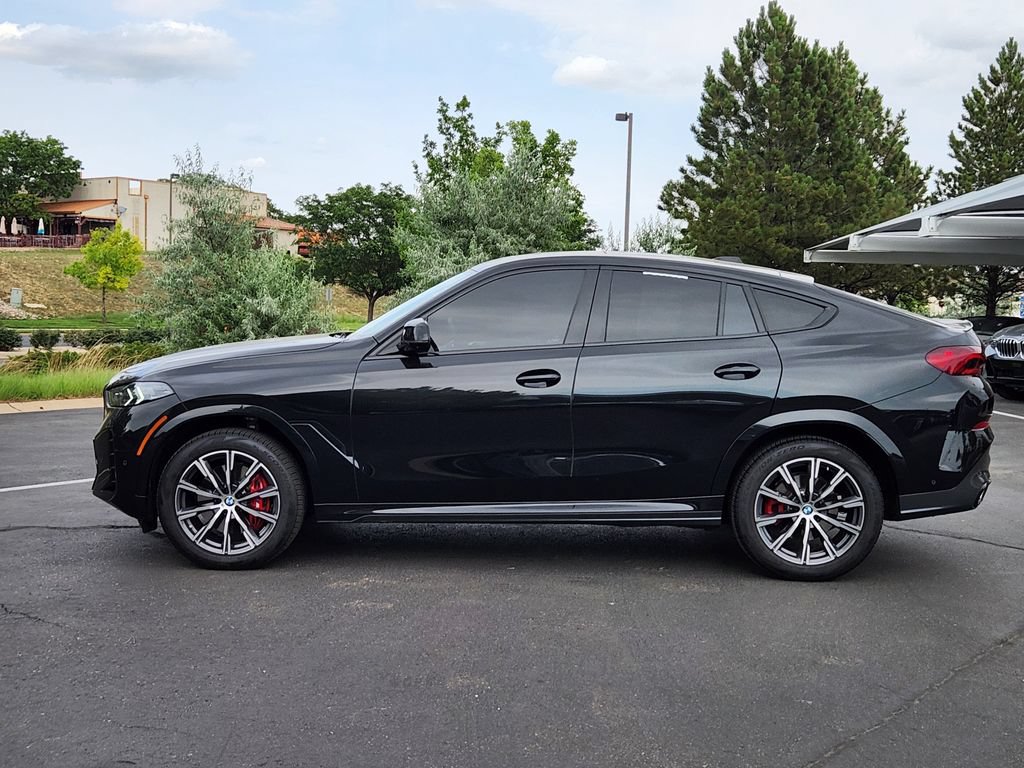 Used 2025 BMW X6 xDrive40i w/ Executive Package AWD/4WD image 2