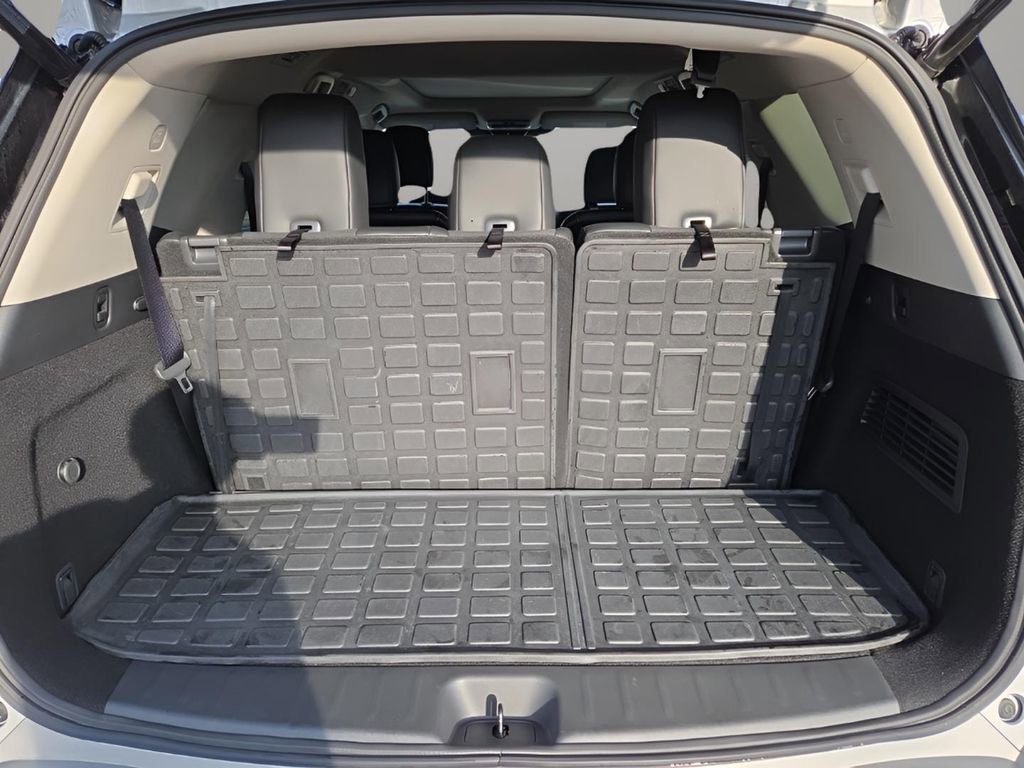 Used 2024 Nissan Pathfinder SL w/ SL Premium Package image 20