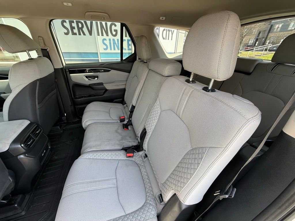 Used 2023 Honda Pilot LX image 30
