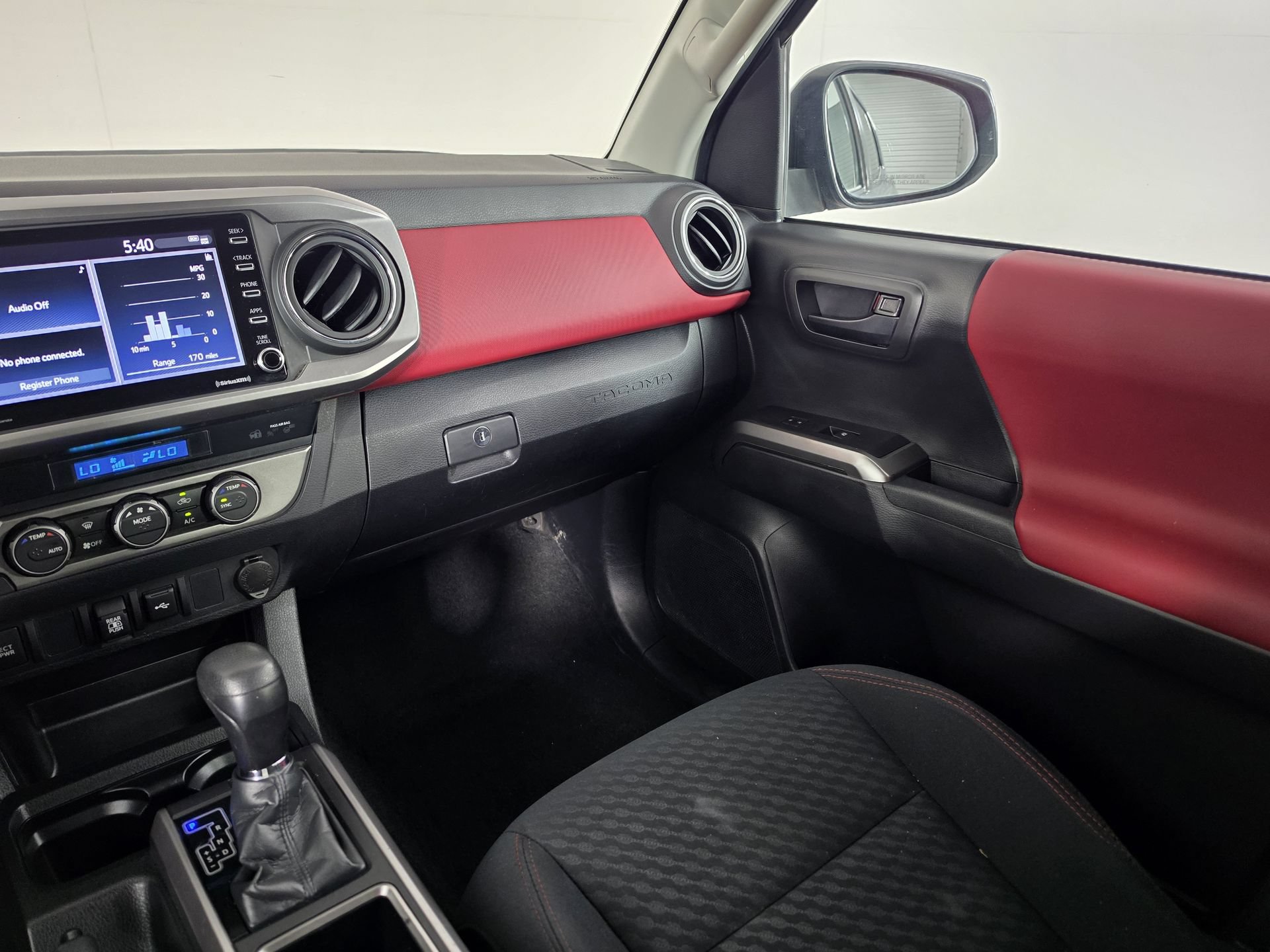 Used 2023 Toyota Tacoma SR5 AWD/4WD image 25