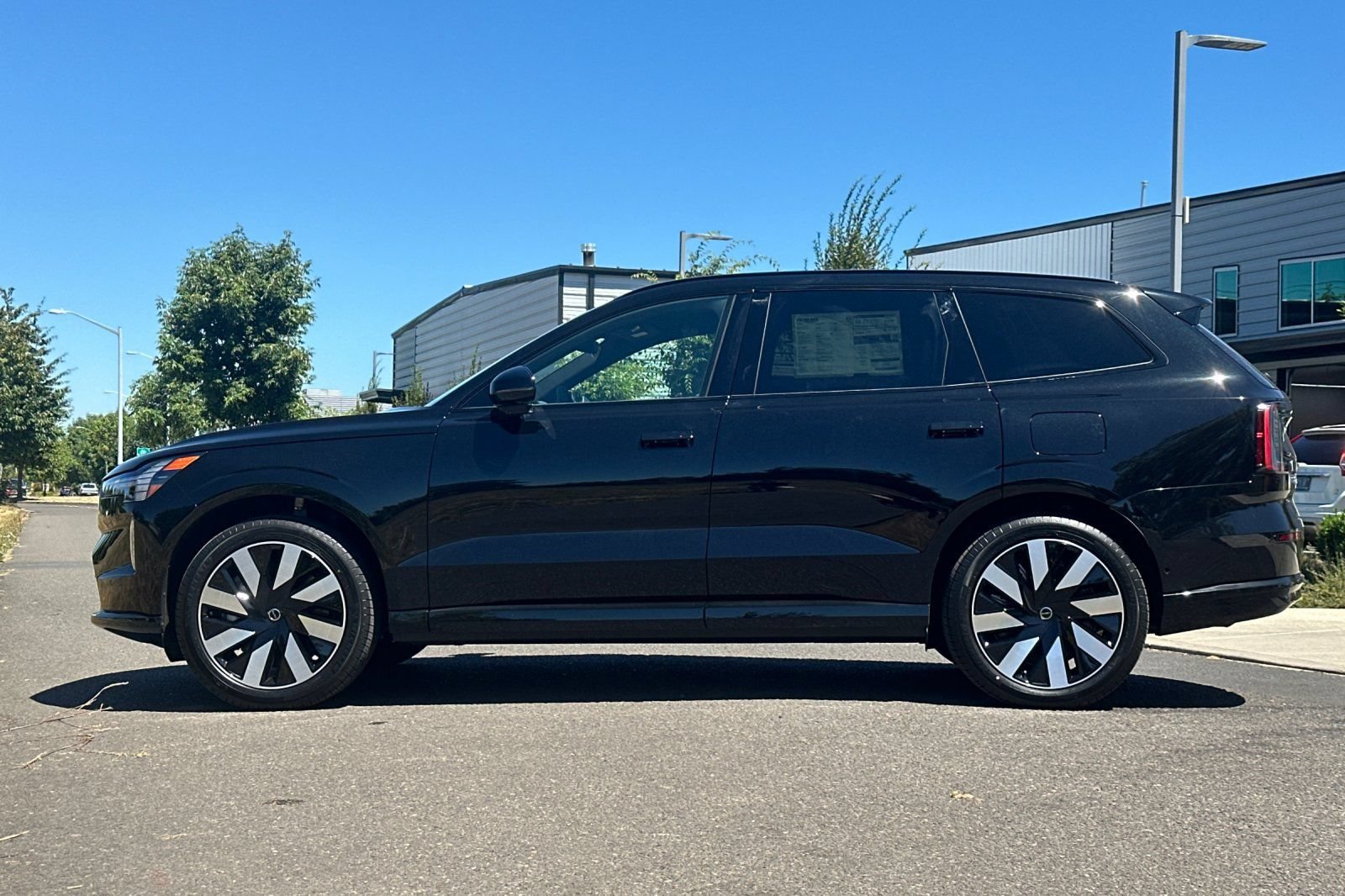 New 2026 Volvo EX90 Plus AWD/4WD image 6