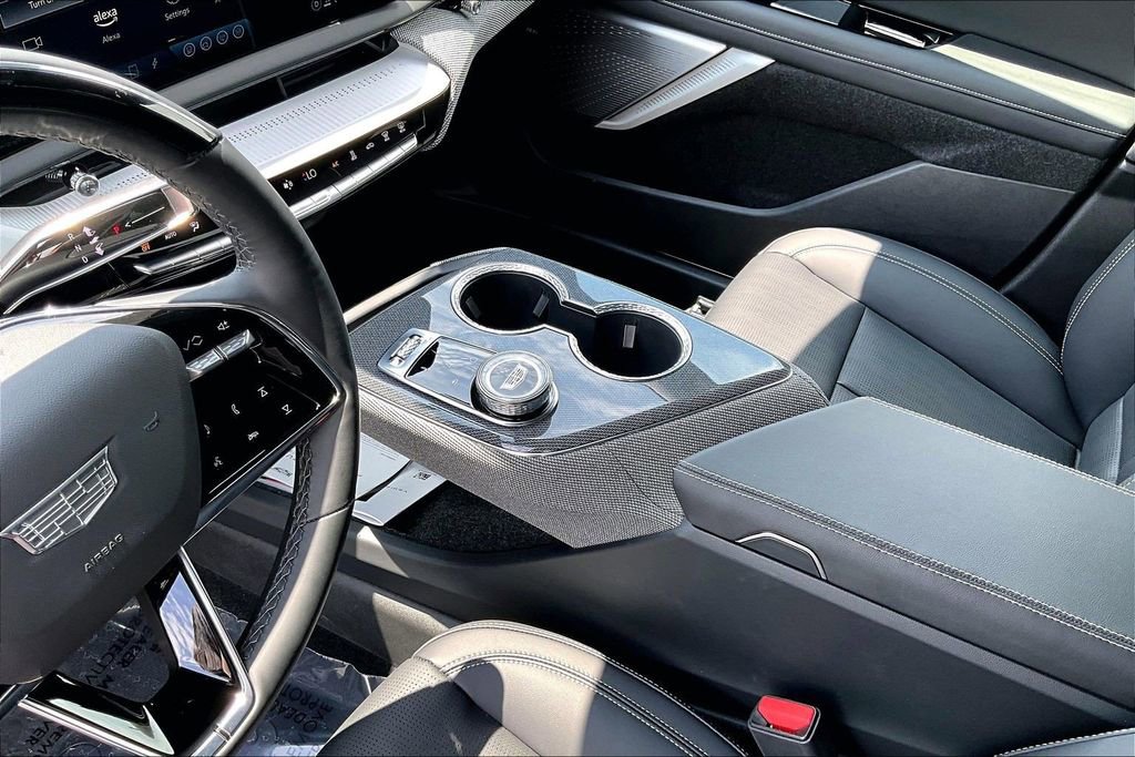 Used 2025 Cadillac Optiq Sport 2 AWD/4WD image 18
