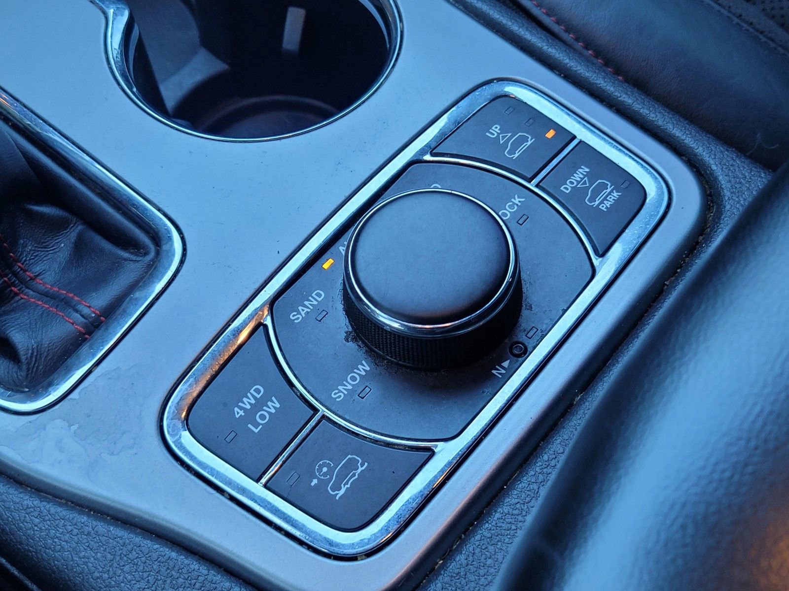 Used 2020 Jeep Grand Cherokee Trailhawk image 25