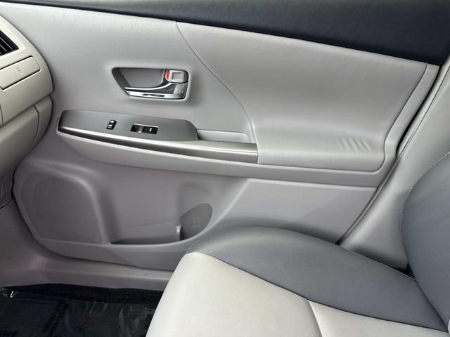 Used 2017 Toyota Prius V Four FWD image 23