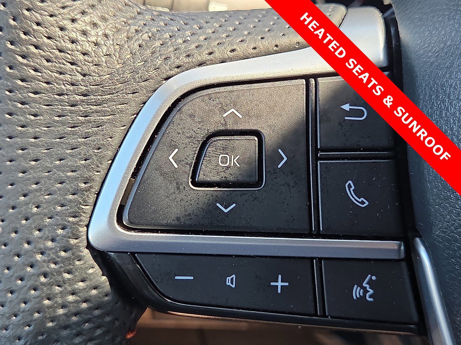 Used 2023 Toyota Sienna XSE w/ XSE Plus Package image 22