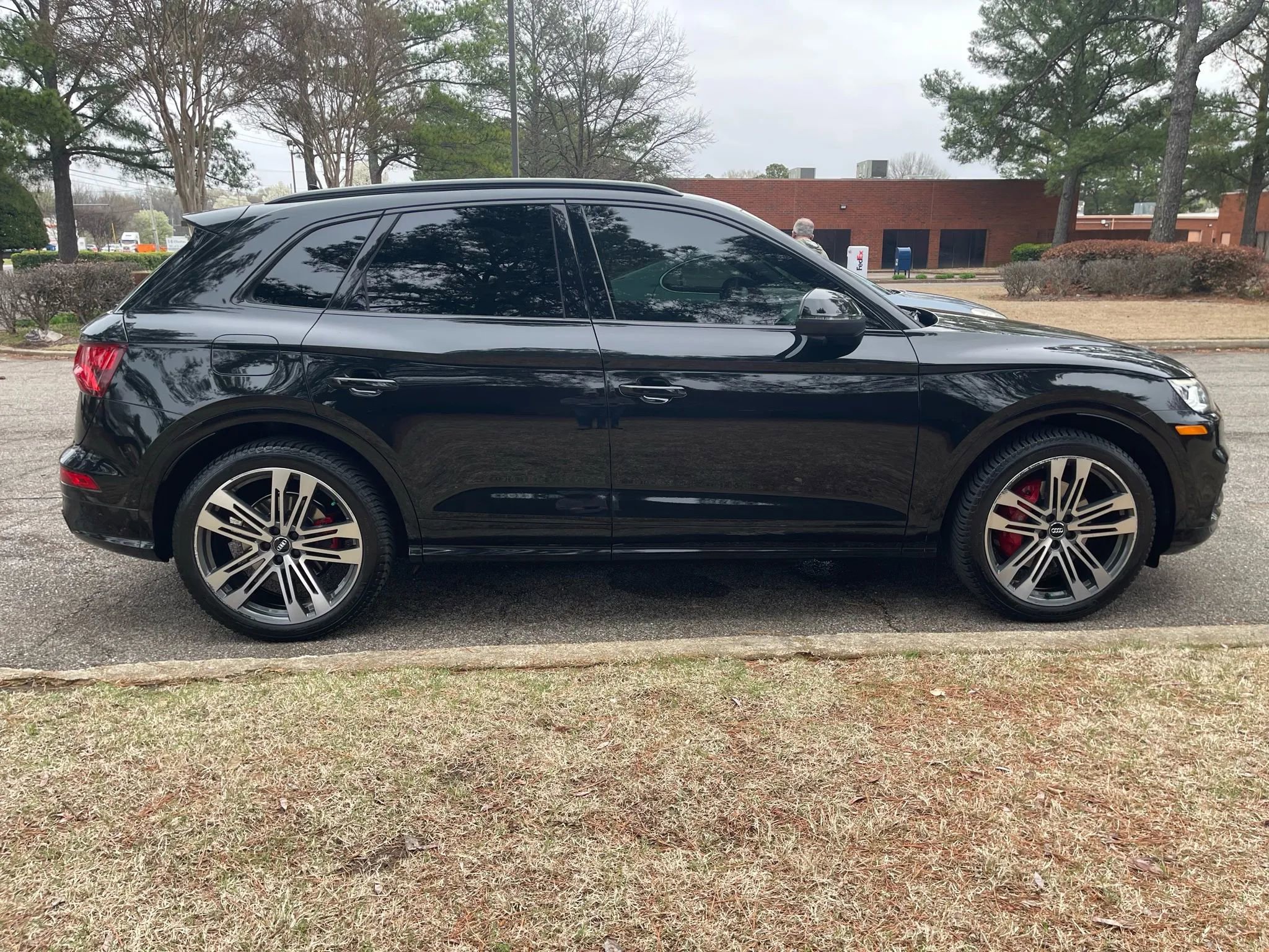 Used 2020 Audi SQ5 Prestige w/ Prestige Package image 6