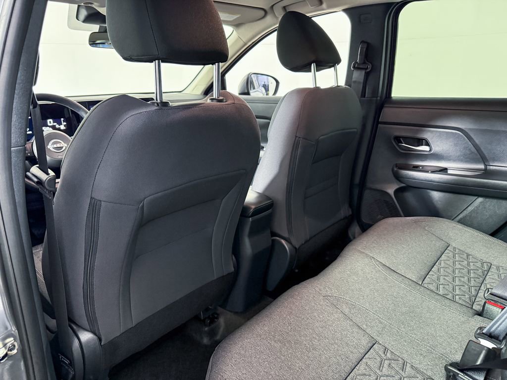 Certified 2025 Nissan Kicks SV image 35
