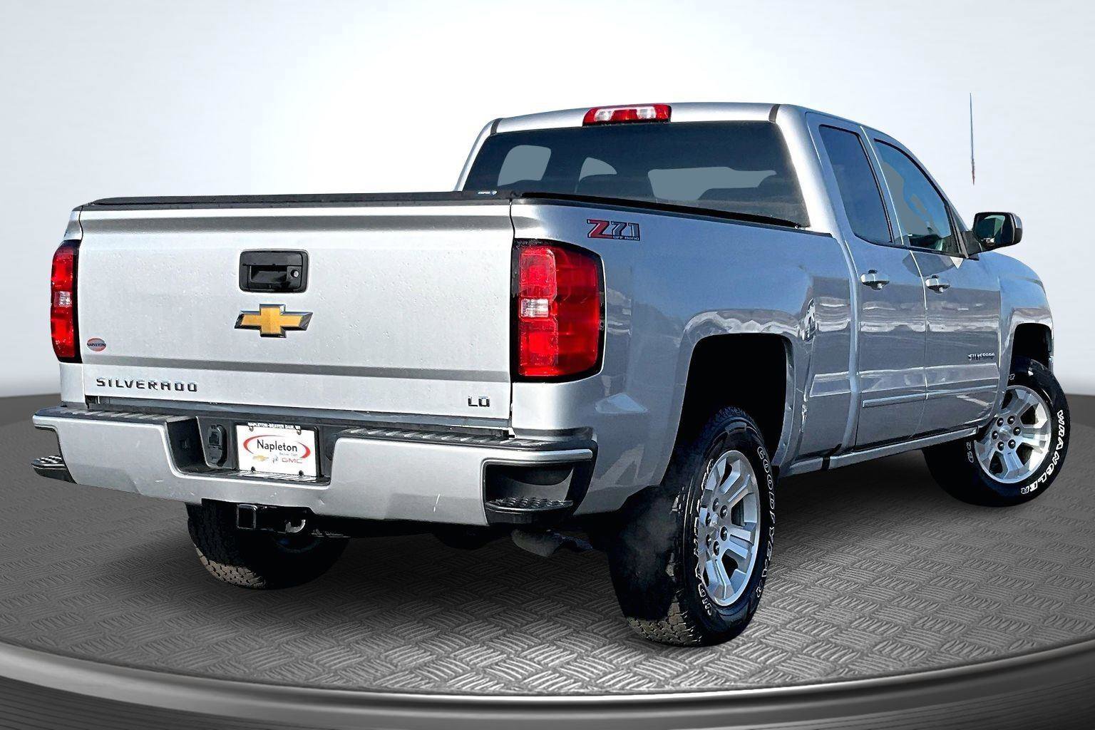 Used 2019 Chevrolet Silverado 1500 LT w/ All Star Edition image 2