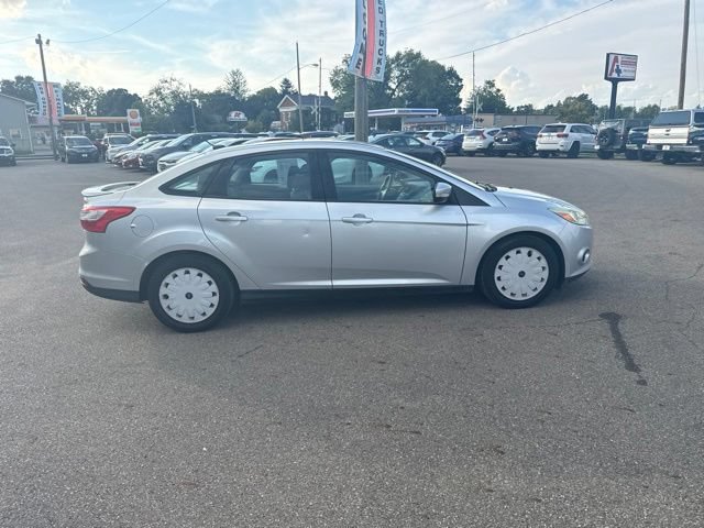 Used 2014 Ford Focus SE FWD image 2