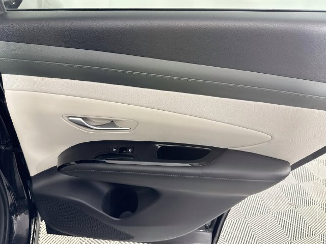 Used 2025 Hyundai Tucson Limited FWD image 24