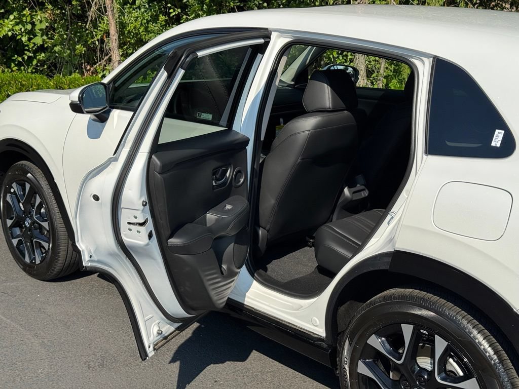 Certified 2027 Honda HR-V EX-L image 13