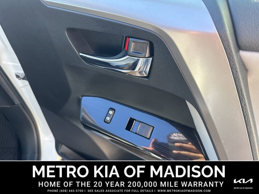 Used 2018 Toyota RAV4 Limited w/ Advanced Technology Package image 38