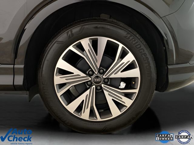 Used 2024 Audi Q4 e-tron Premium image 22