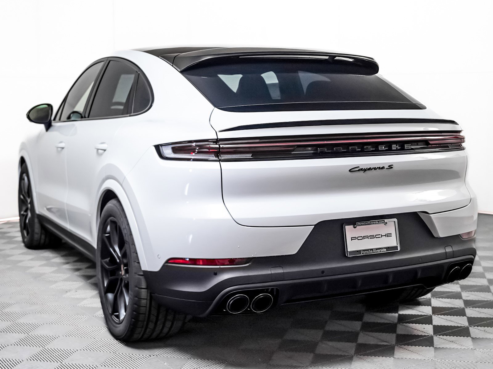 New 2026 Porsche Cayenne S image 3