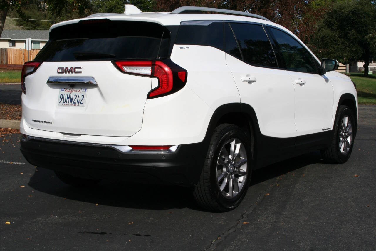 Used 2023 GMC Terrain SLT image 5