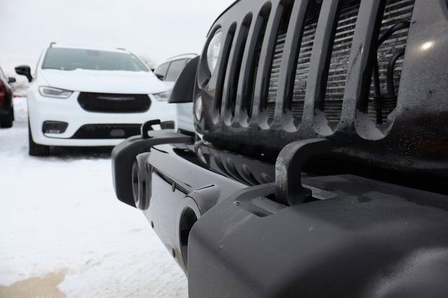 Used 2017 Jeep Wrangler Unlimited Willys image 6