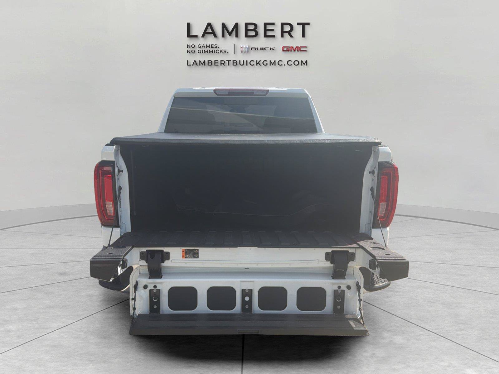 Used 2024 GMC Sierra 1500 SLT w/ SLT Premium Plus Package AWD/4WD image 5