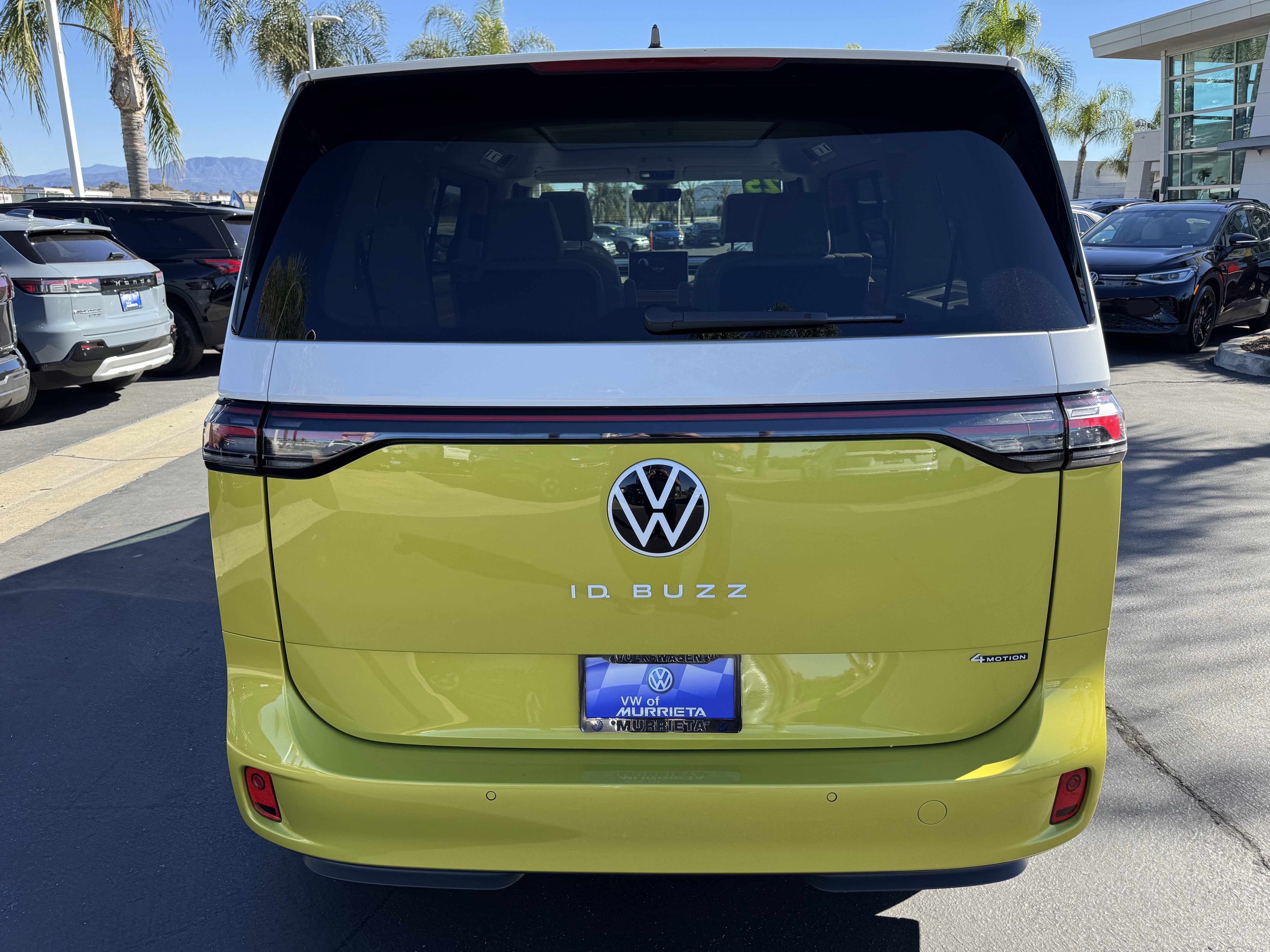 Used 2025 Volkswagen ID. Buzz 1st Edition image 9