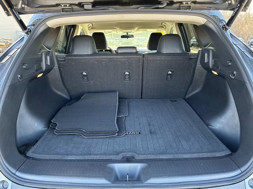 Certified 2025 Nissan Murano SV image 13