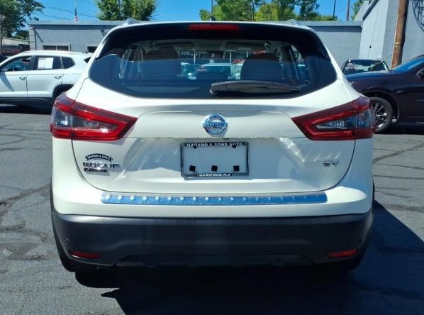 Used 2020 Nissan Rogue Sport SV w/ All-Weather Package FWD image 18