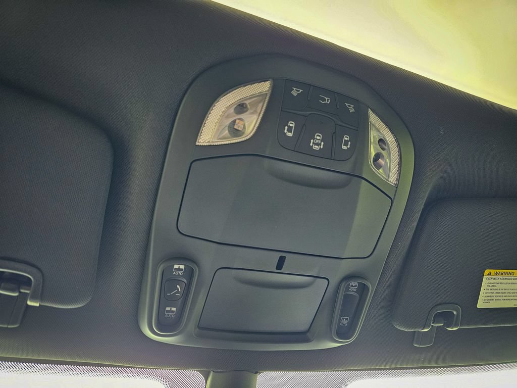 New 2027 Chrysler Pacifica Limited AWD/4WD image 31