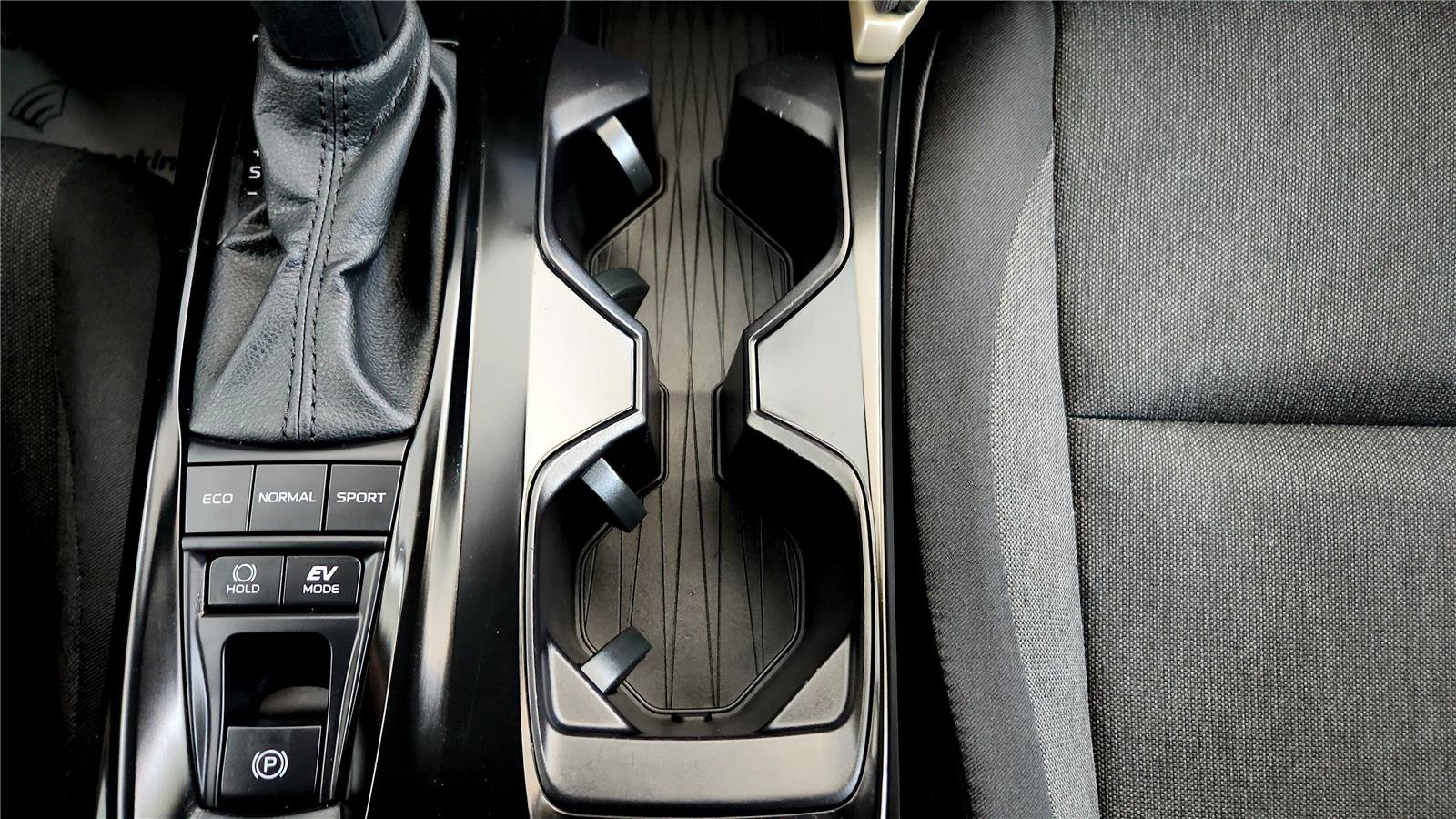 Used 2025 Toyota Camry LE image 34