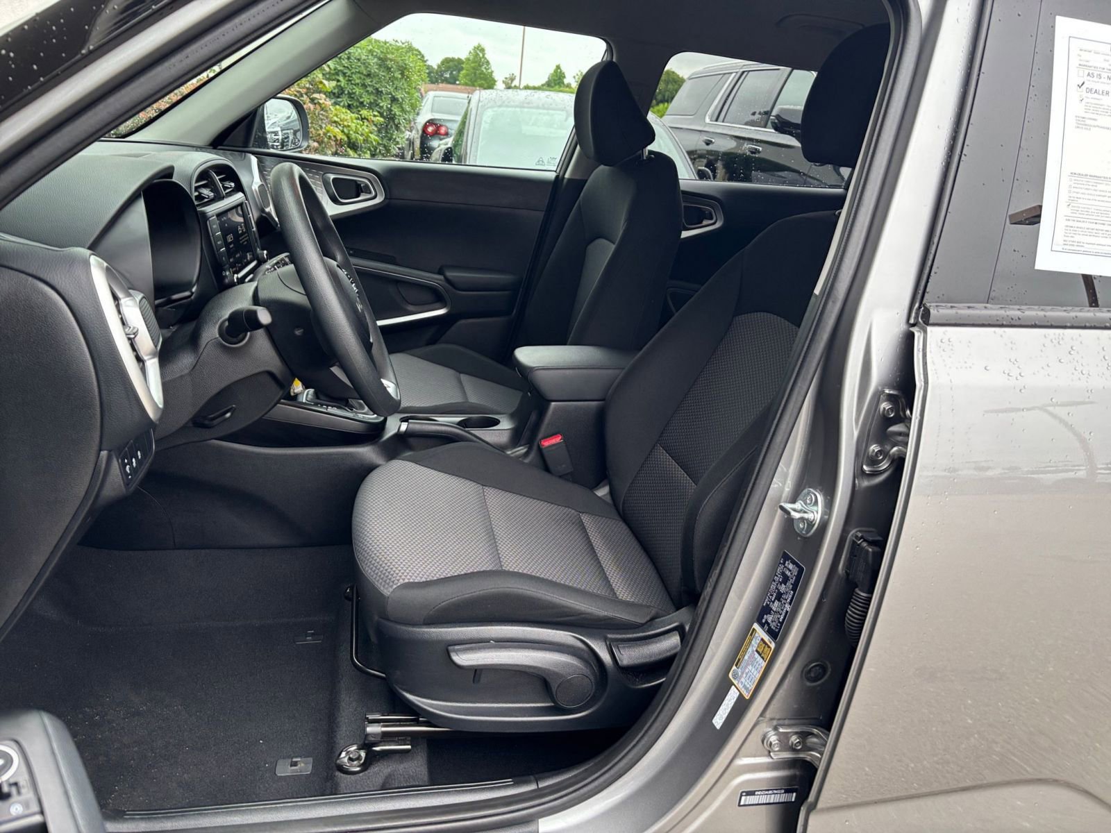 Used 2025 Kia Soul LX w/ LX Technology Package FWD image 36