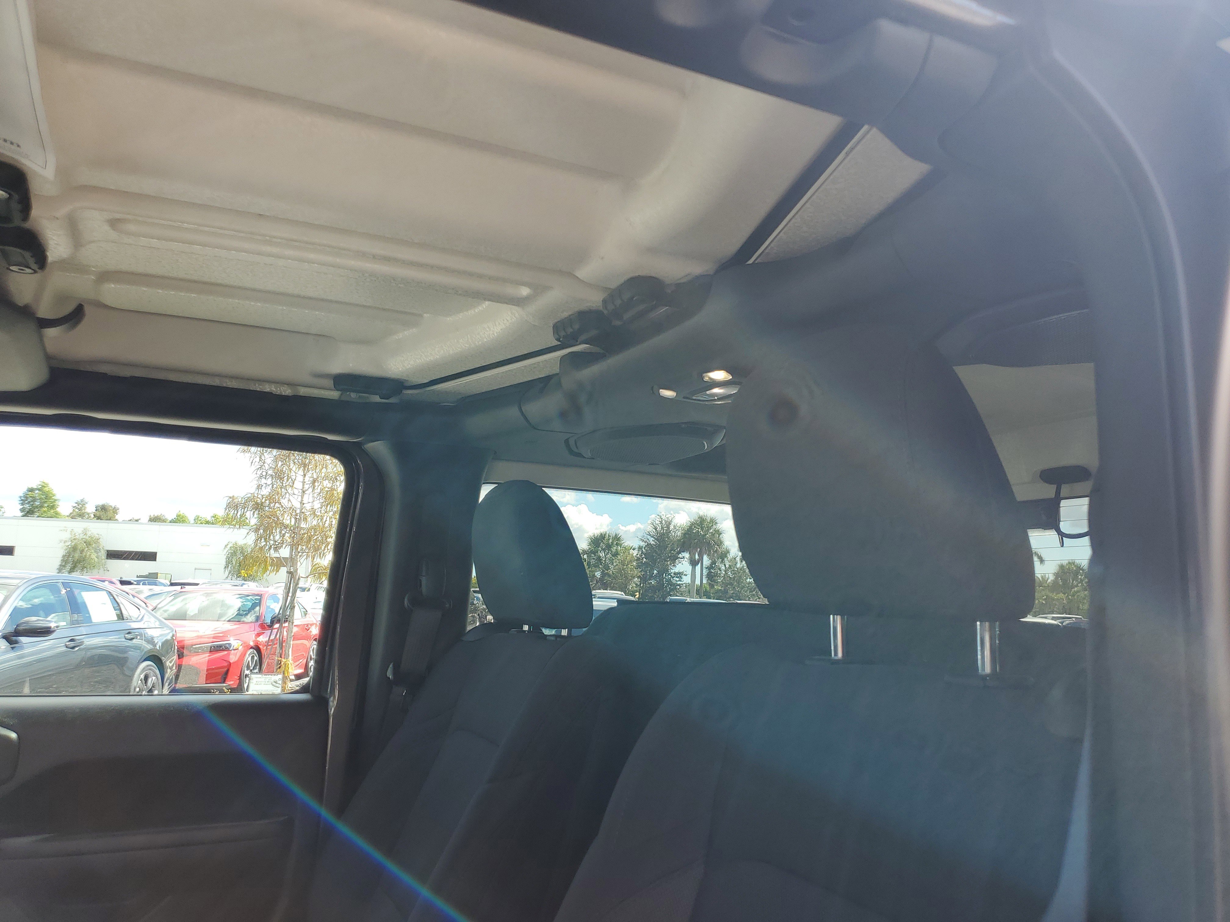 Used 2022 Jeep Wrangler Sport S image 13