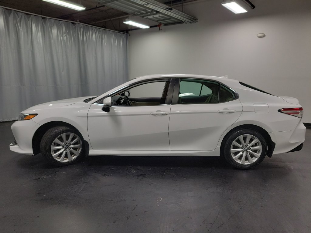 Used 2019 Toyota Camry LE FWD image 5