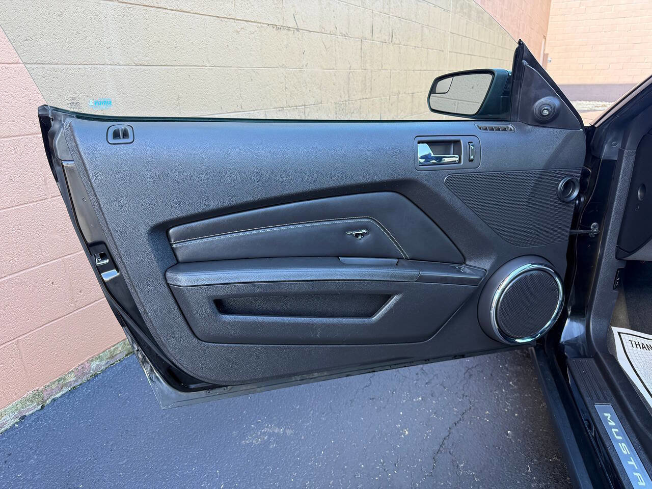 Used 2011 Ford Mustang GT Premium w/ Electronics Pkg RWD image 19