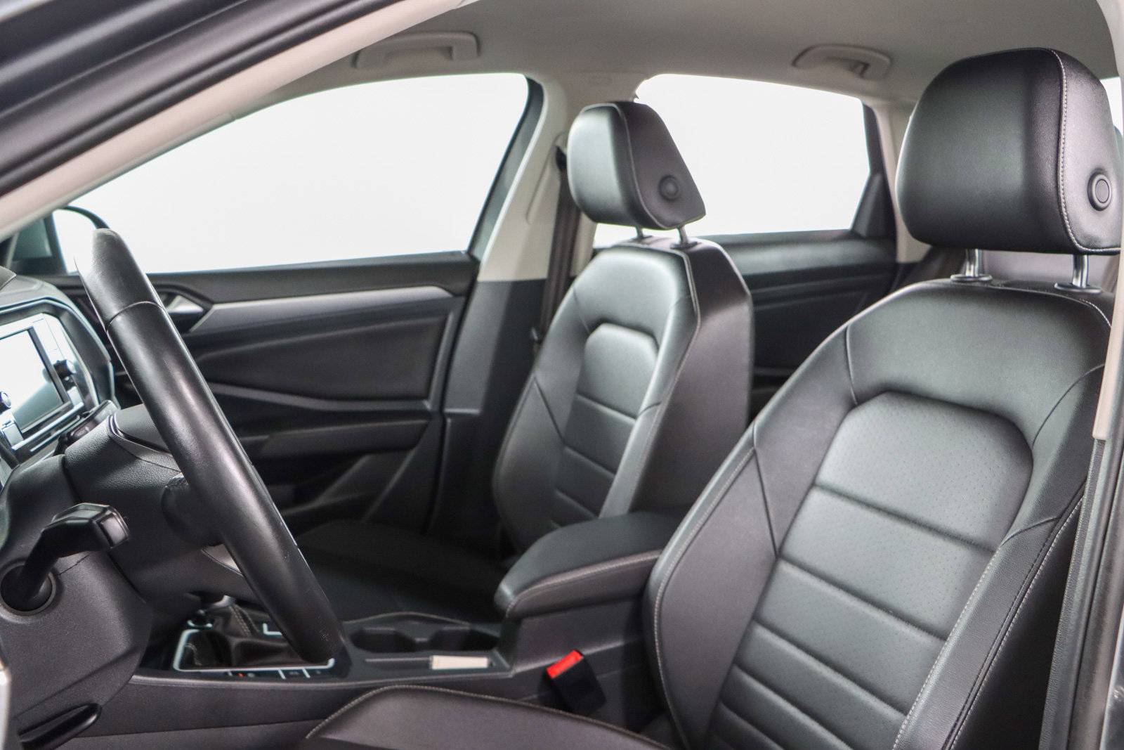 Used 2024 Volkswagen Jetta SE image 23