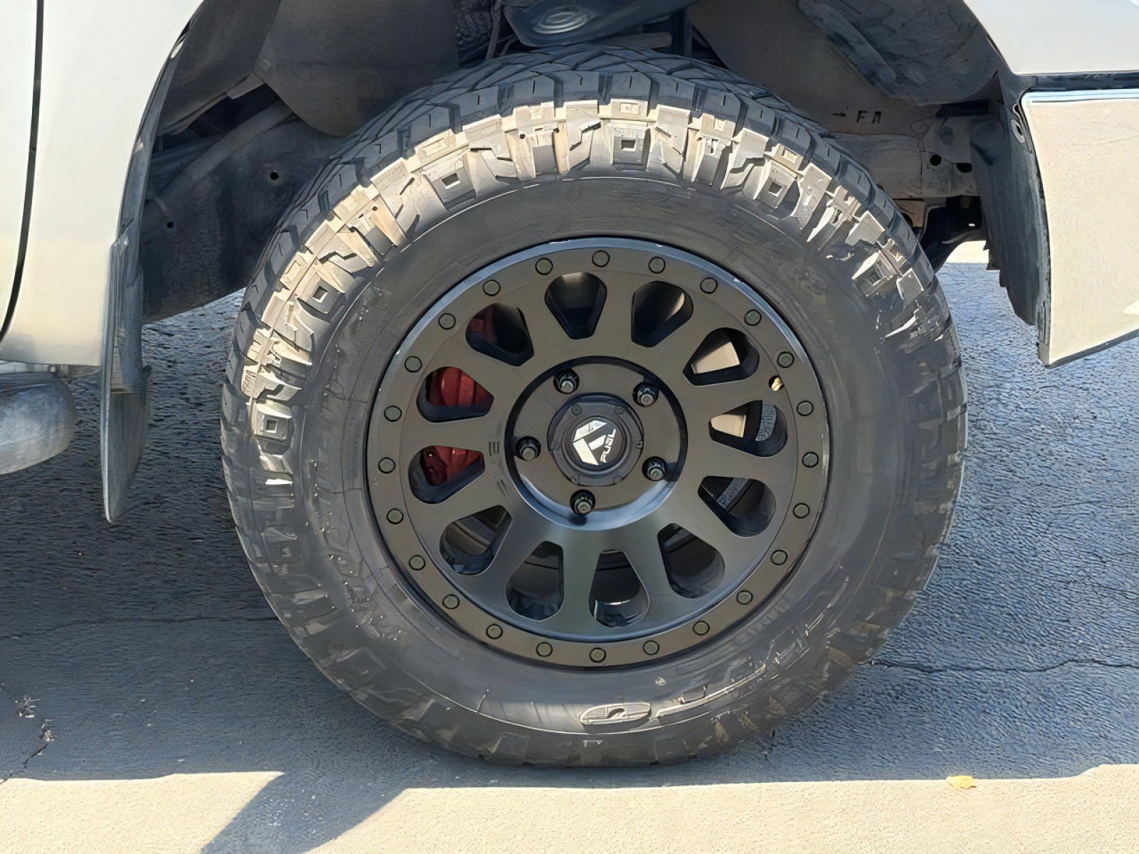 Used 2013 Toyota Tundra 4x4 CrewMax w/ Tow Pkg image 9