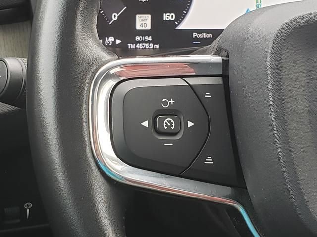 Used 2019 Volvo XC40 T4 Inscription image 26