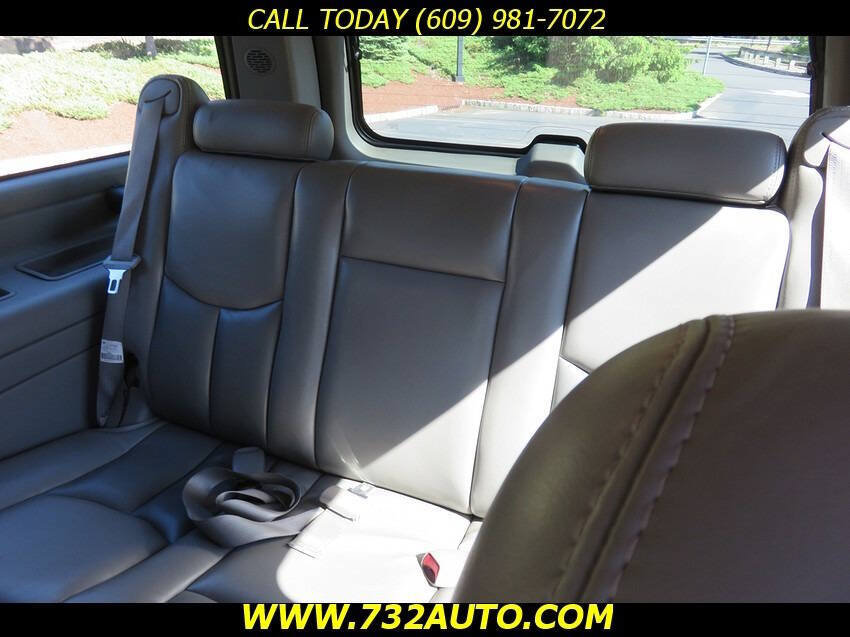 Used 2003 GMC Yukon XL Denali AWD/4WD image 11