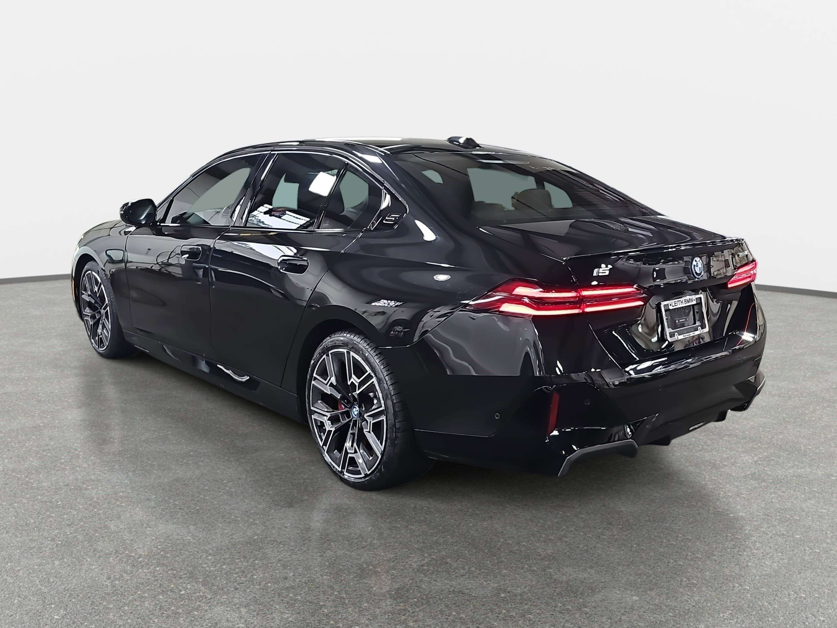 Certified 2025 BMW i5 eDrive40i w/ M Sport Package image 8