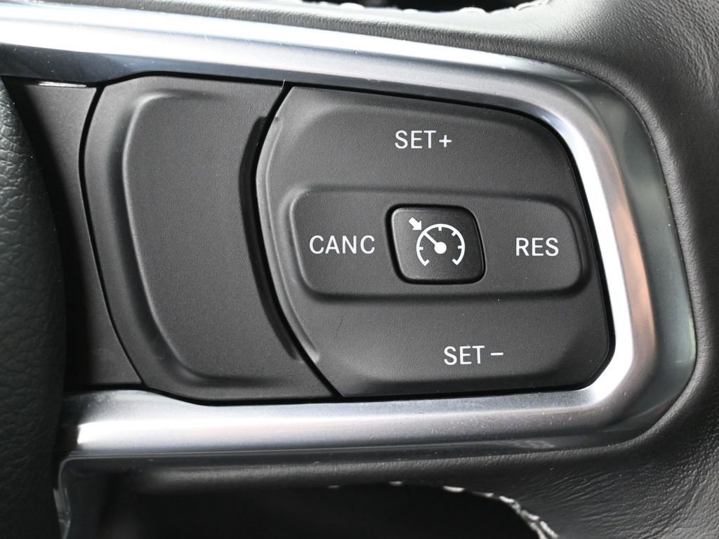 Used 2022 Jeep Wrangler Unlimited Sahara w/ Cold Weather Group image 16